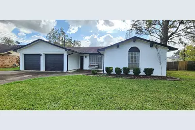 411 Petunia Street, Lake Jackson, TX 77566 - Photo 1