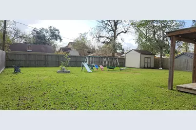 411 Petunia Street, Lake Jackson, TX 77566 - Photo 24