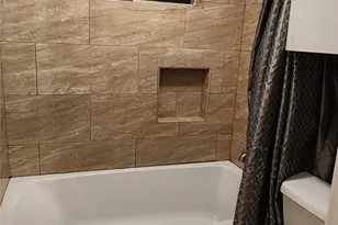 411 Petunia St, Lake Jackson, TX 77566 - Photo 18