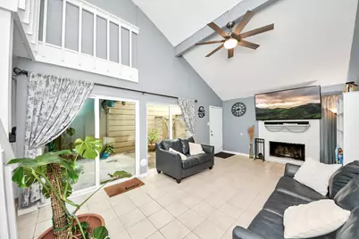 6142 W Airport Boulevard #15, Houston, TX 77035 - Photo 8