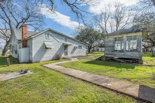 104 6th St, Glidden, TX 78943 - Photo 10