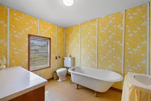 104 6th St, Glidden, TX 78943 - Photo 16