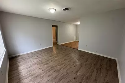 5122 Windemere Street, Houston, TX 77033 - Photo 2