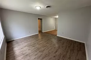 5122 Windemere St, Houston, TX 77033 - Photo 2
