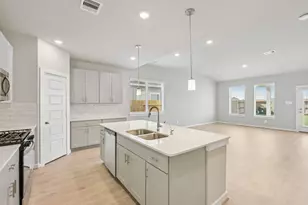 5244 Redbud Vly Dr, Pearland, TX 77584 - Photo 4