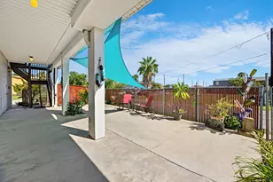 2027 Hollywood Ave, Galveston, TX 77551 - Photo 36