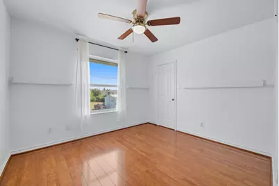 2027 Hollywood Avenue, Galveston, TX 77551 - Photo 18