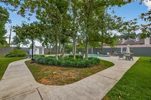8932 Chatsworth Dr, Houston, TX 77024 - Photo 40