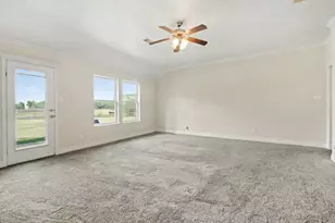 5426 Novak Ct, Danbury, TX 77534 - Photo 10