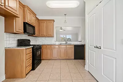 5426 Novak Court, Danbury, TX 77534 - Photo 8