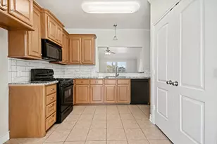 5426 Novak Ct, Danbury, TX 77534 - Photo 8