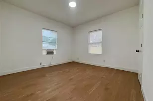 27 Norwood St, Houston, TX 77011 - Photo 6