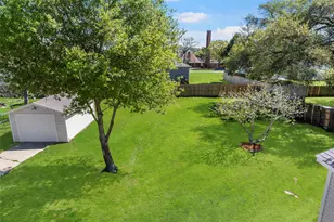 1405 Austin St, La Marque, TX 77568 - Photo 12