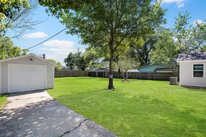 1405 Austin Street, La Marque, TX 77568 - Photo 14