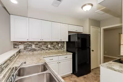 2104 Yorktown Court S, League City, TX 77573 - Photo 6