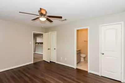 2104 Yorktown Court S, League City, TX 77573 - Photo 10