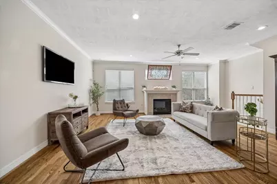 1807 Stacy Crest, Houston, TX 77008 - Photo 2