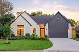 2023 Viking Dr Dr, Houston, TX 77018 - Photo 2