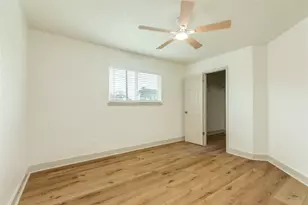 2305 55th St, Galveston, TX 77551 - Photo 8