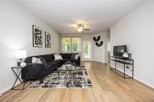 7047 Silverleaf Oak St, Conroe, TX 77304 - Photo 10