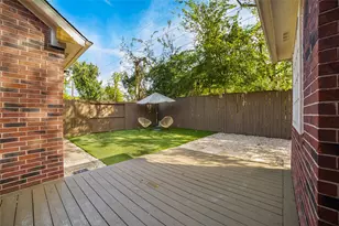 1611 Lakeside Enclave Dr, Houston, TX 77077 - Photo 24