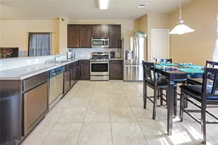 6939 Hazelnut Ln, Baytown, TX 77521 - Photo 4