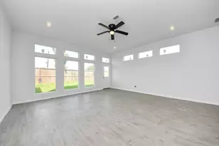 7902 Parnell St, Houston, TX 77051 - Photo 8