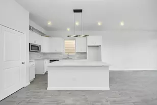 7902 Parnell St, Houston, TX 77051 - Photo 8