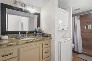 11710 Southlake Dr, Houston, TX 77077 - Photo 8