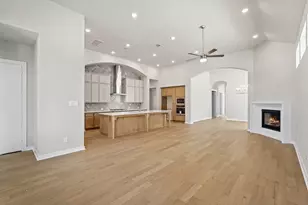 31007 Peony Pl Dr, Fulshear, TX 77441 - Photo 10