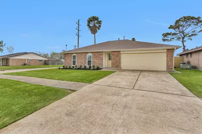 8422 Oakhaven Road, La Porte, TX 77571 - Photo 2