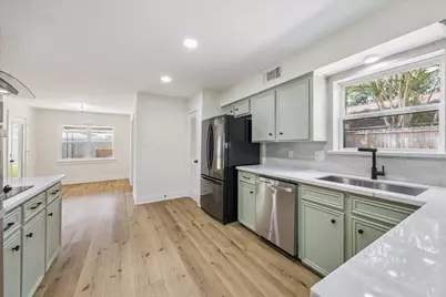 2723 Bernadette Lane, Houston, TX 77043 - Photo 12