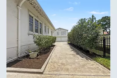 1602 Rosenberg Street, Galveston, TX 77550 - Photo 24