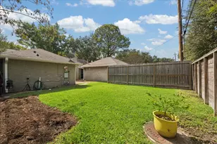 10050 Locke Ln, Houston, TX 77042 - Photo 28