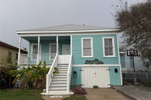 1014 Avenue M, Galveston, TX 77550 - Photo 2