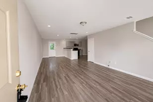 218 19th St, Hempstead, TX 77445 - Photo 2