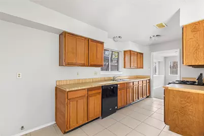 7310 Maple Walk Drive, Humble, TX 77346 - Photo 10