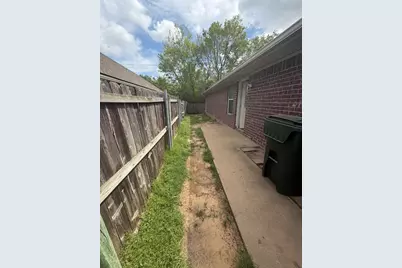 1437 Western Oaks Court, Bryan, TX 77807 - Photo 10