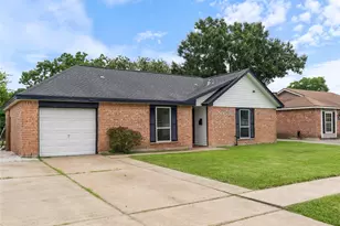 11939 Flushing Meadows Dr, Houston, TX 77089 - Photo 2