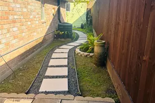 10518 Pleasanton Dr, Houston, TX 77038 - Photo 18