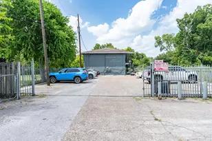 4613 Cavalcade St, Houston, TX 77026 - Photo 2