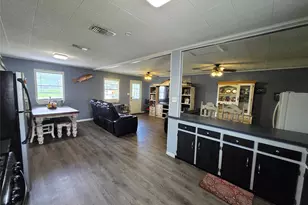 610 E Division St, Edna, TX 77957 - Photo 20
