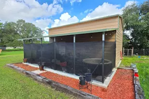 610 E Division St, Edna, TX 77957 - Photo 14