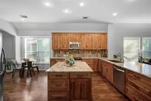 9326 Rhythm Ln, Houston, TX 77040 - Photo 8