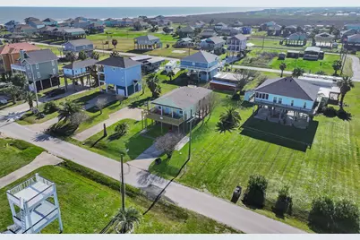 905 Sage Road, Crystal Beach, TX 77650 - Photo 36