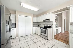 4697 Wickwillow Ln, Alvin, TX 77511 - Photo 14