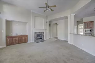 70 S Almondell Cir, The Woodlands, TX 77354 - Photo 14