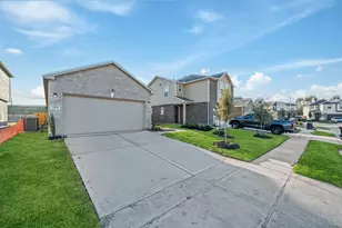 15719 Autumn Chicory Dr, Houston, TX 77044 - Photo 2