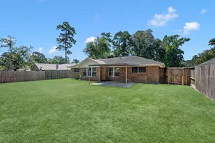 1903 Woodway Dr, Woodbranch, TX 77357 - Photo 2