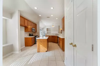 138 S Veranda Ridge Drive, The Woodlands, TX 77382 - Photo 4